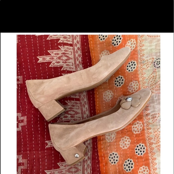 Ugg shoes - Picture 2 of 3